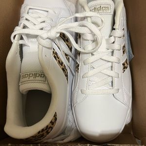 Brand new girls adidas 4.5